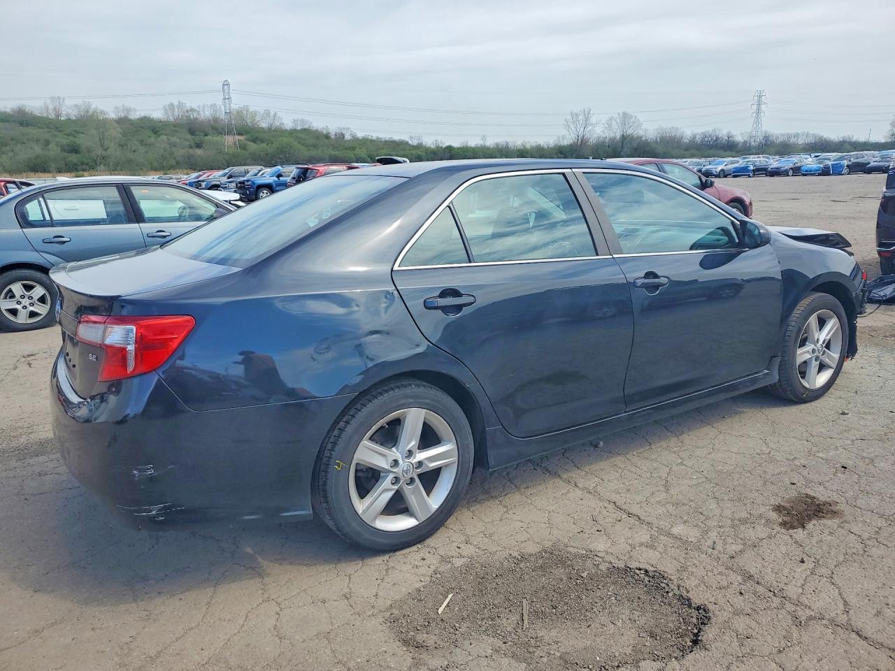 2013 TOYOTA CAMRY
