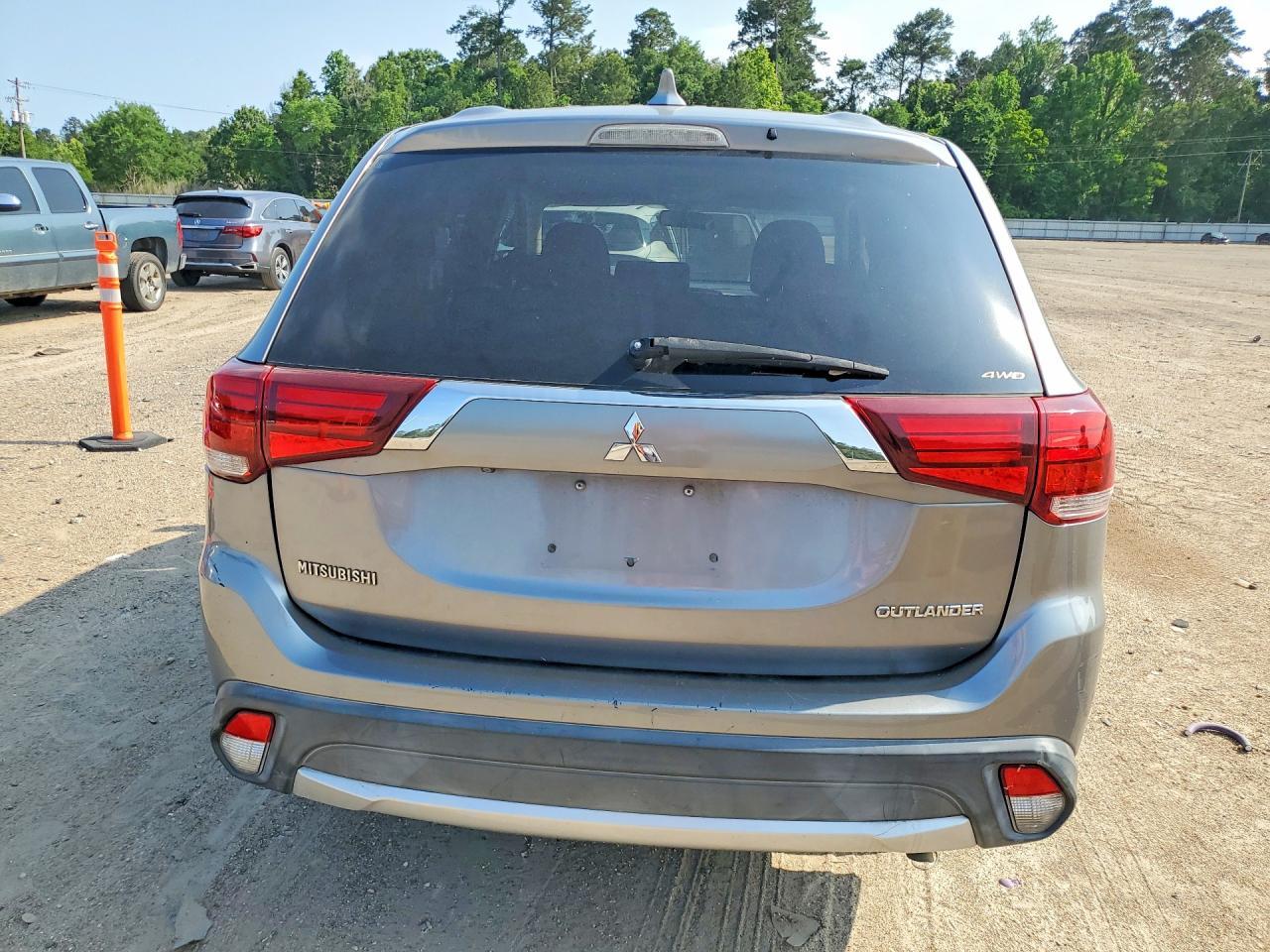 2018 MITSUBISHI outlander