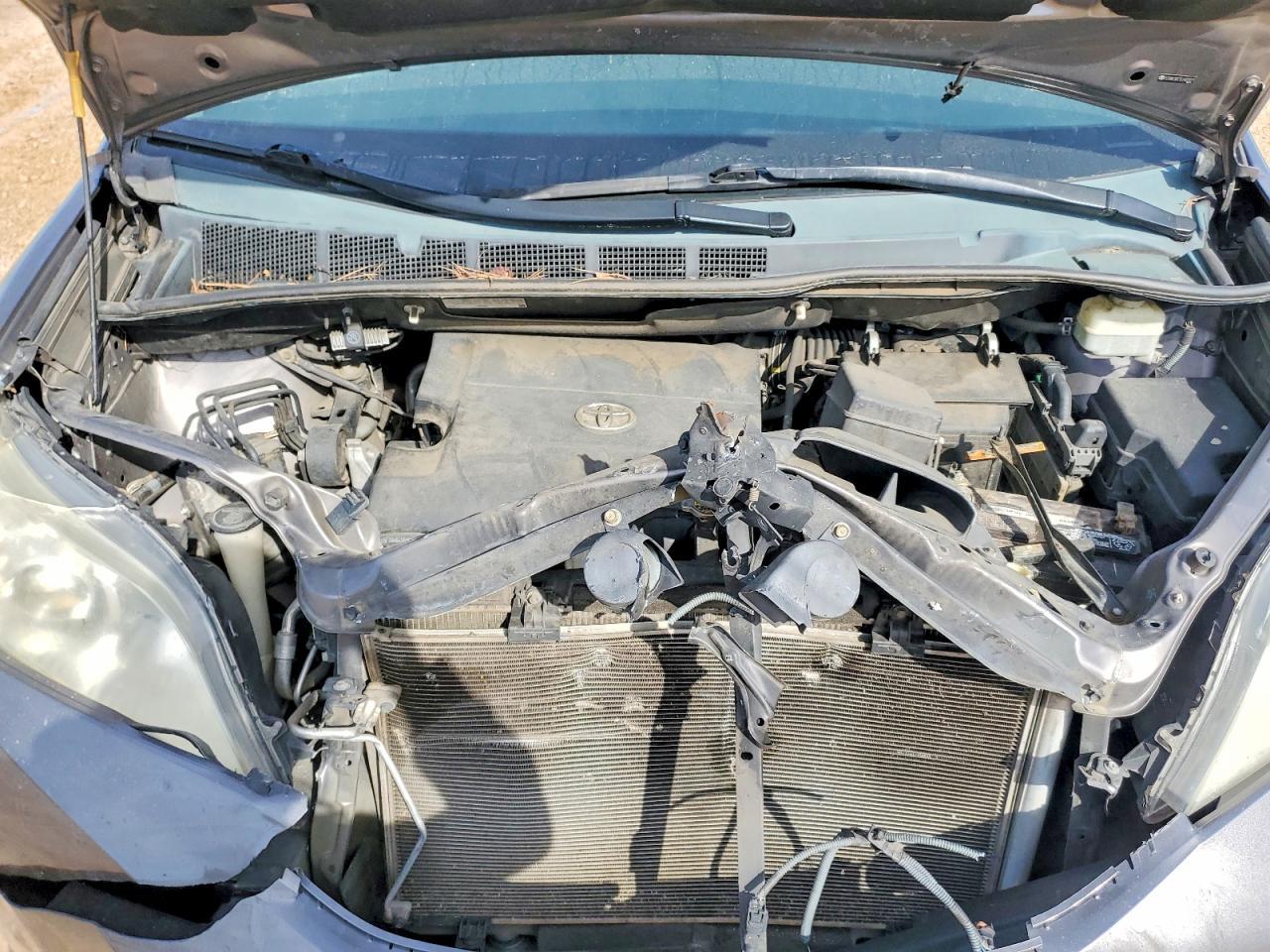 2014 TOYOTA SIENNA