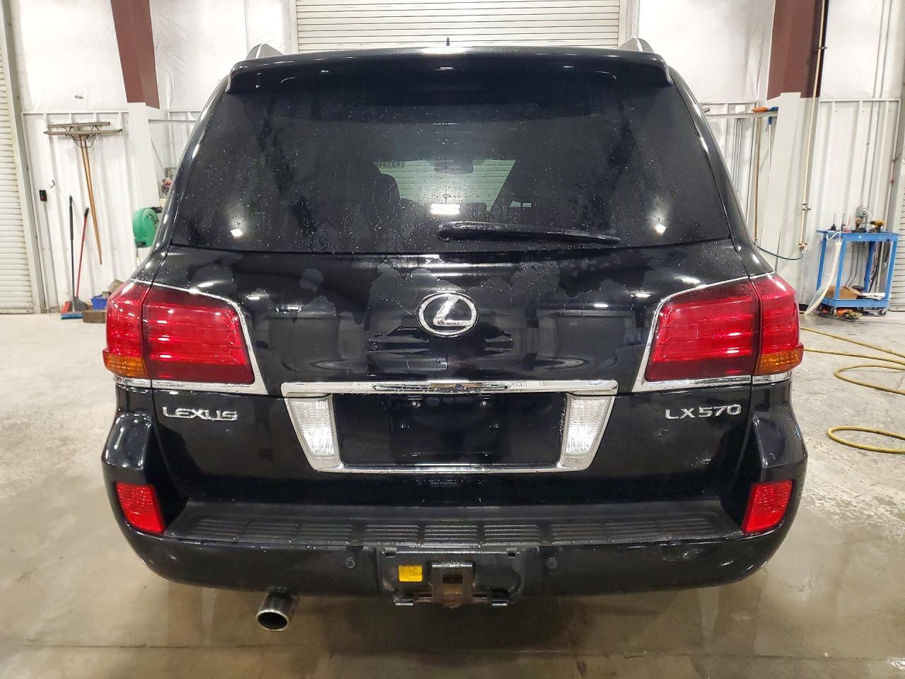 2010 LEXUS LX 570