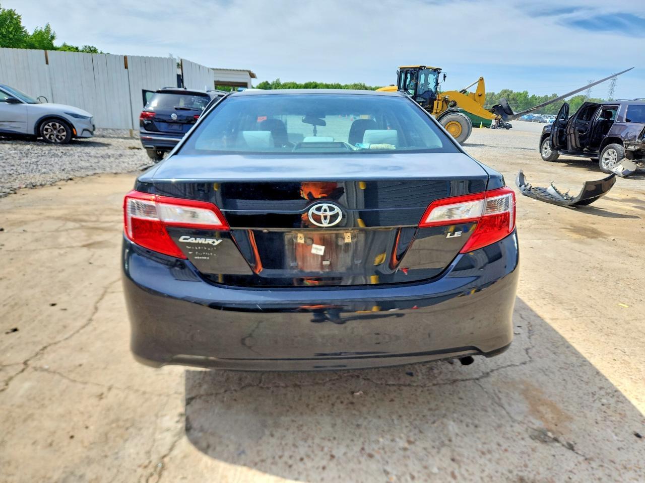 2014 TOYOTA CAMRY