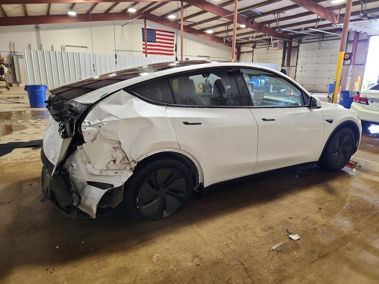 2026 TESLA MODEL Y