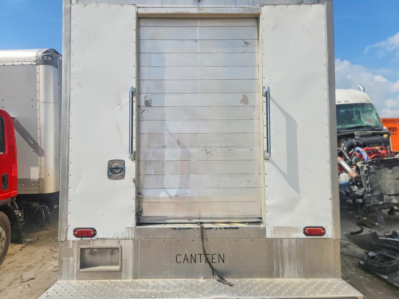 2016 CHEVROLET Express 4500