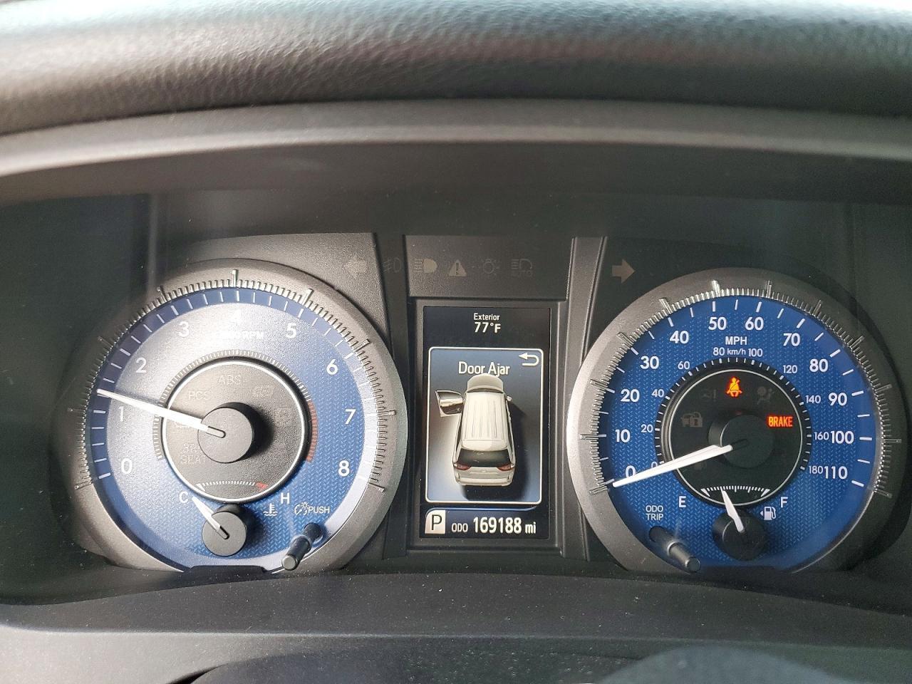 2016 TOYOTA SIENNA