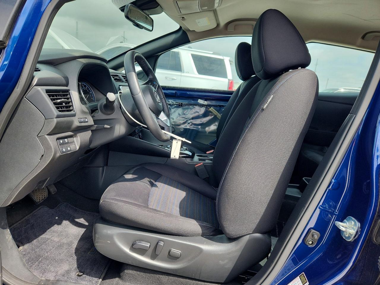2024 NISSAN LEAF