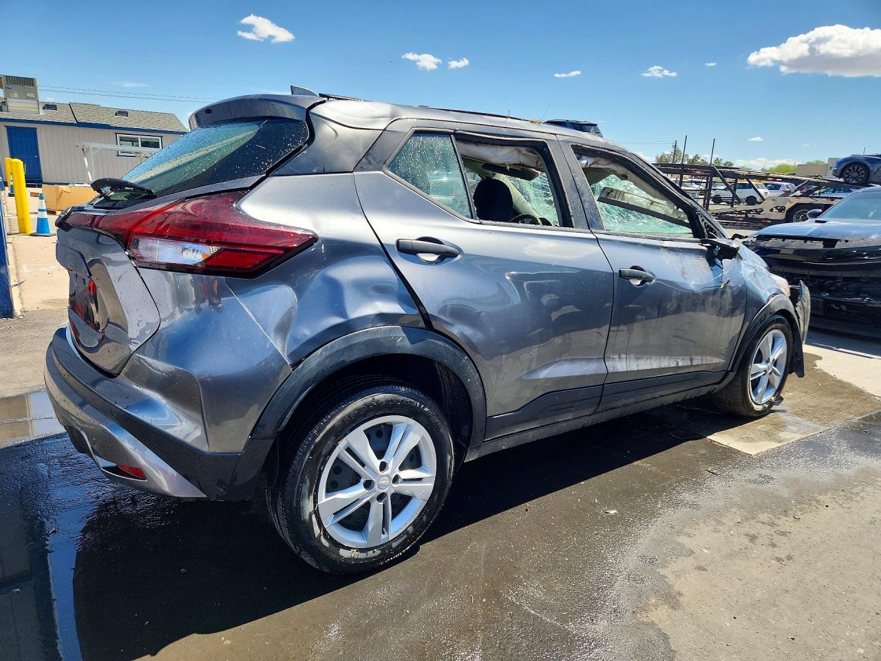 2024 NISSAN KICKS