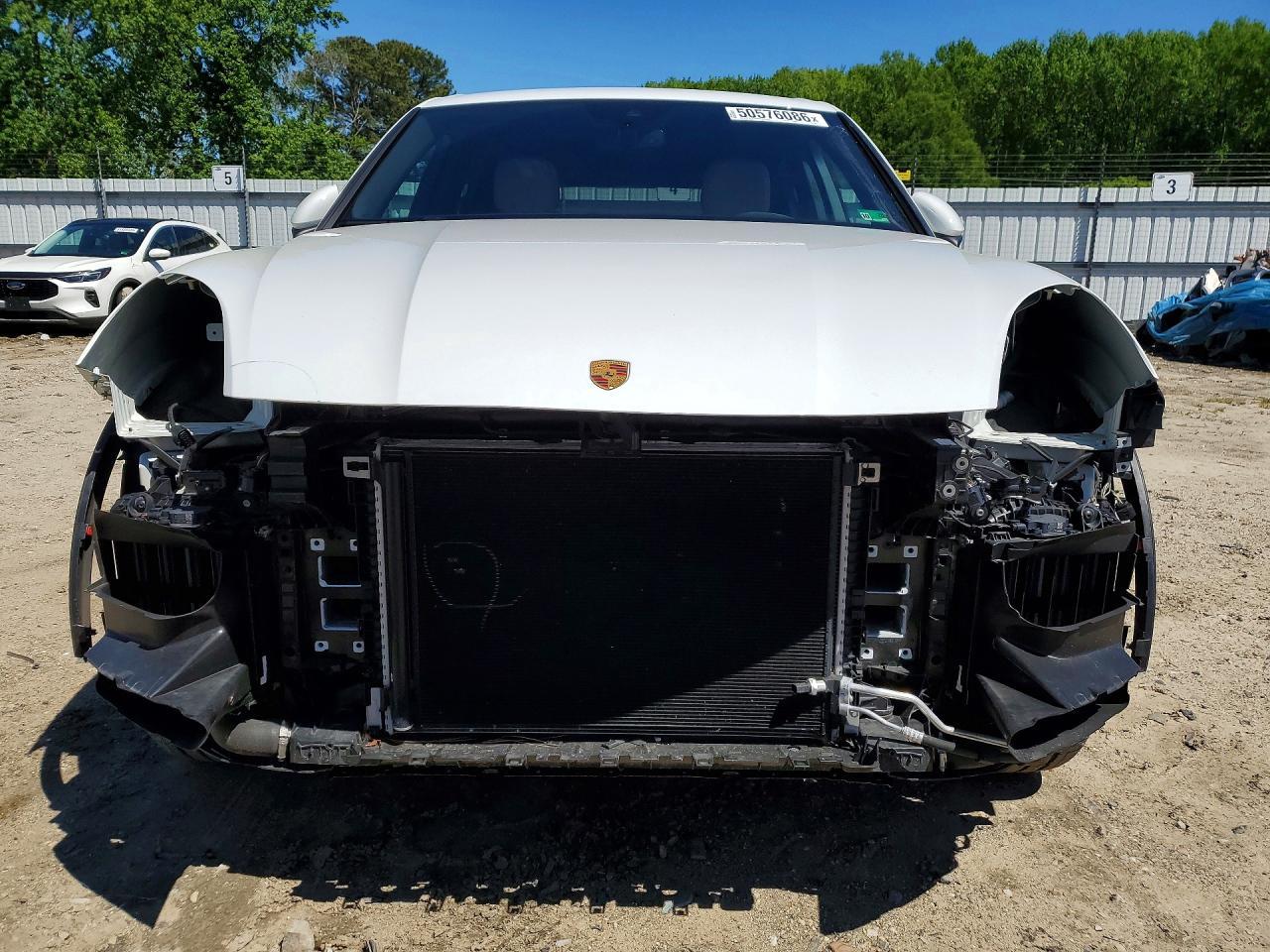 2022 PORSCHE CAYENNE