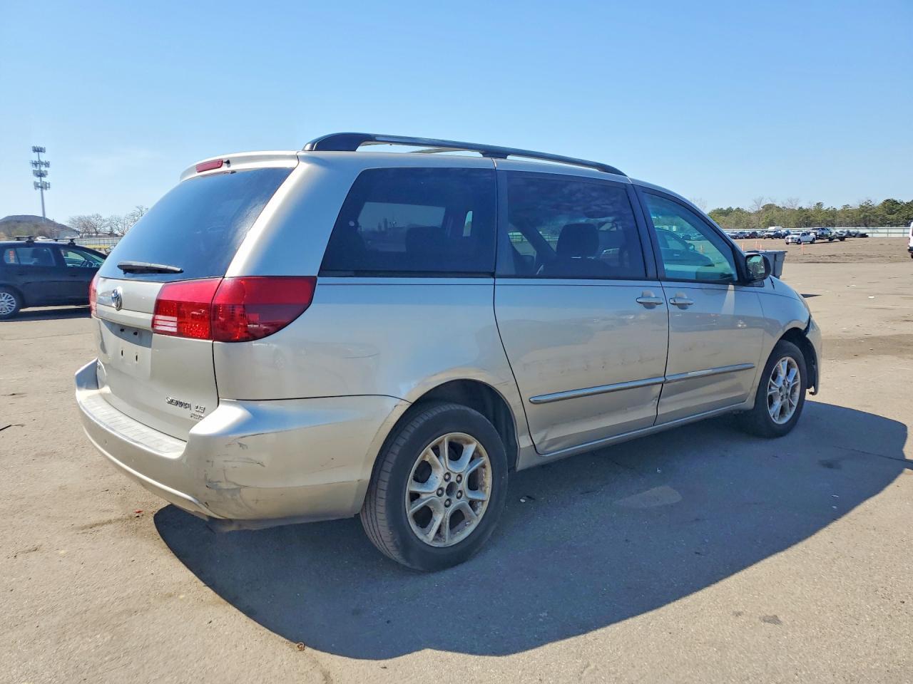 2005 TOYOTA SIENNA