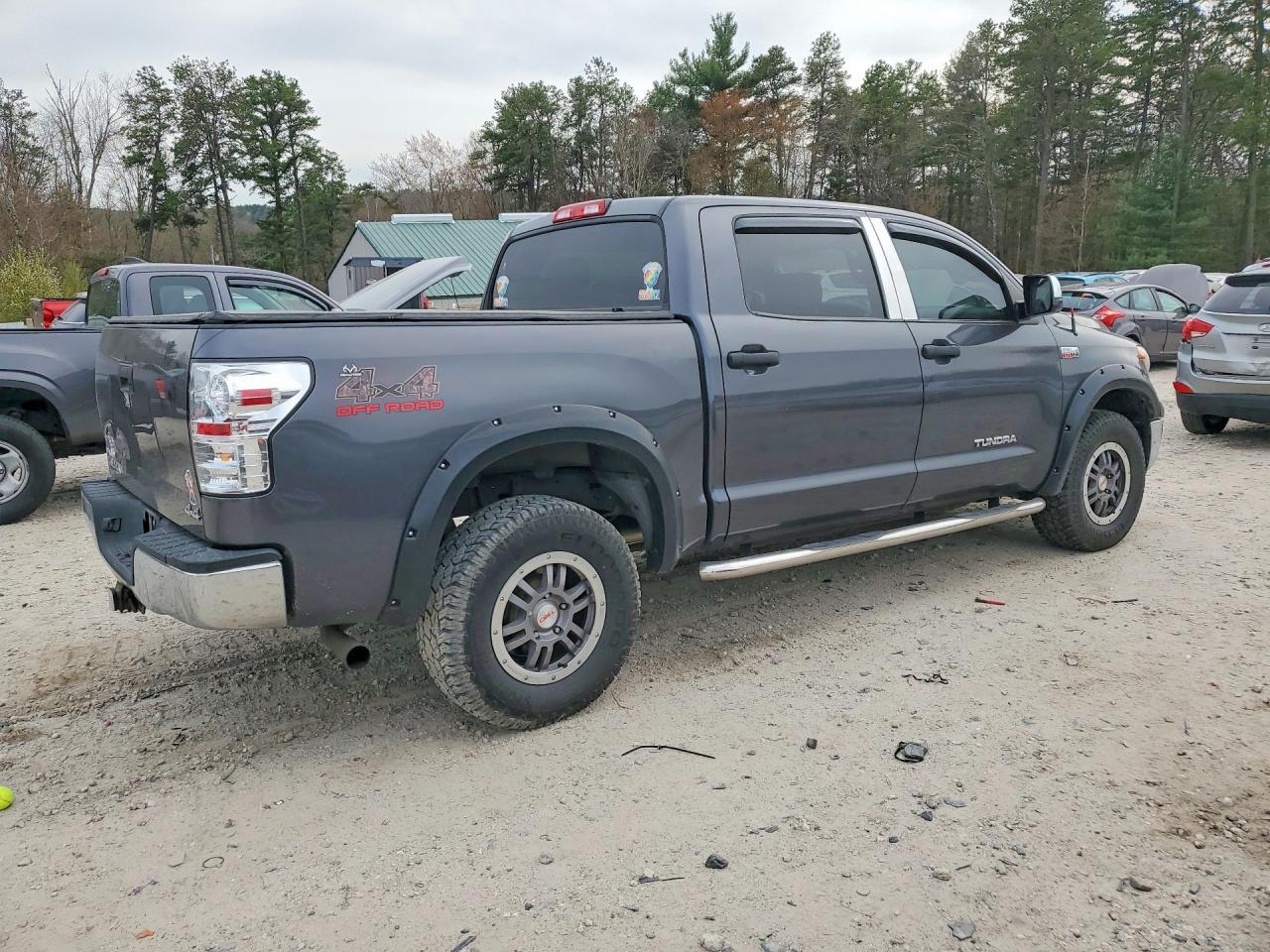 2012 TOYOTA TUNDRA