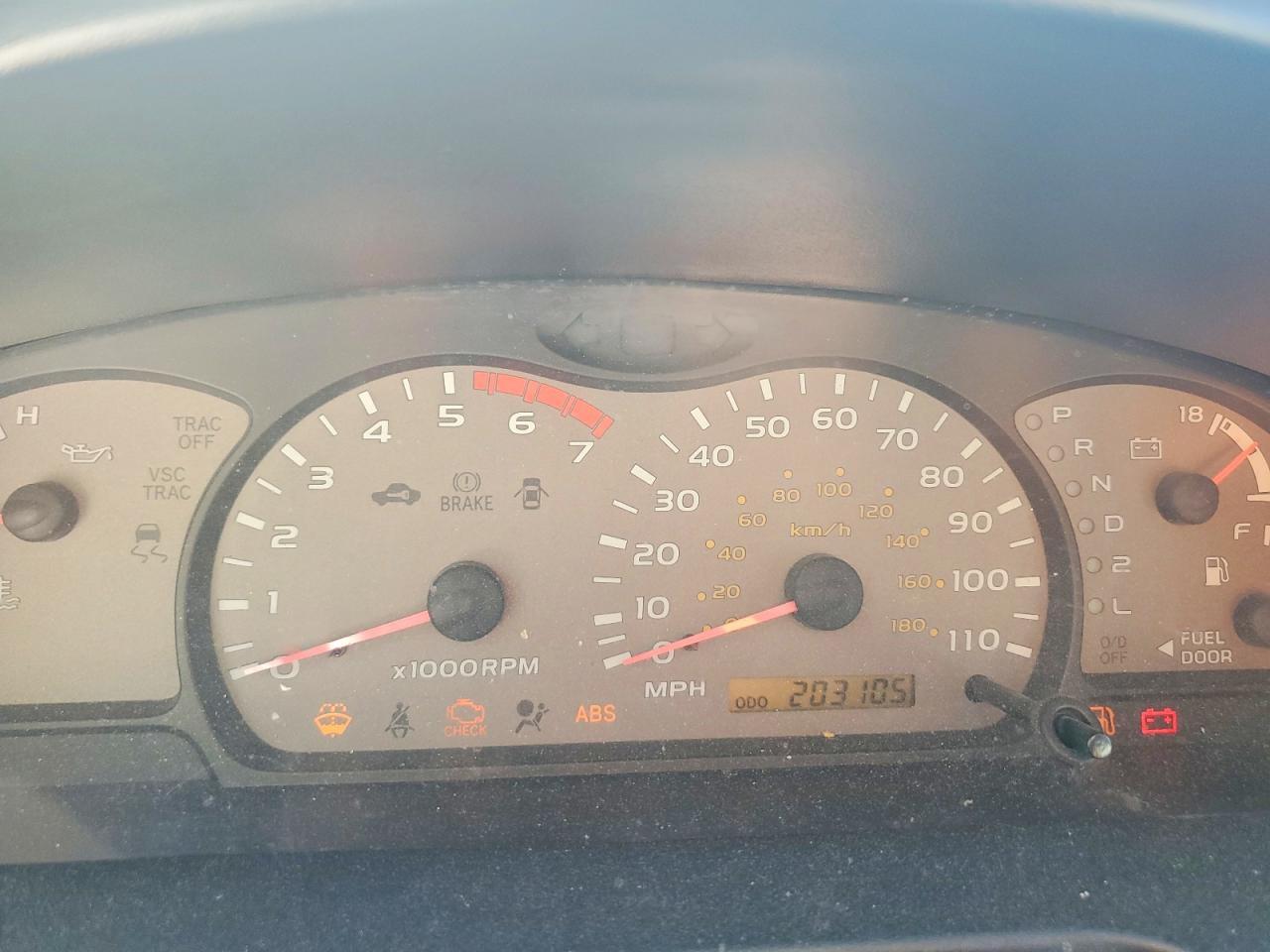 2002 TOYOTA Sequoia