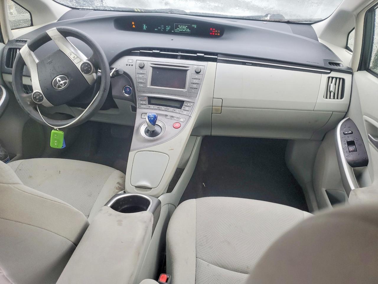 2015 TOYOTA PRIUS