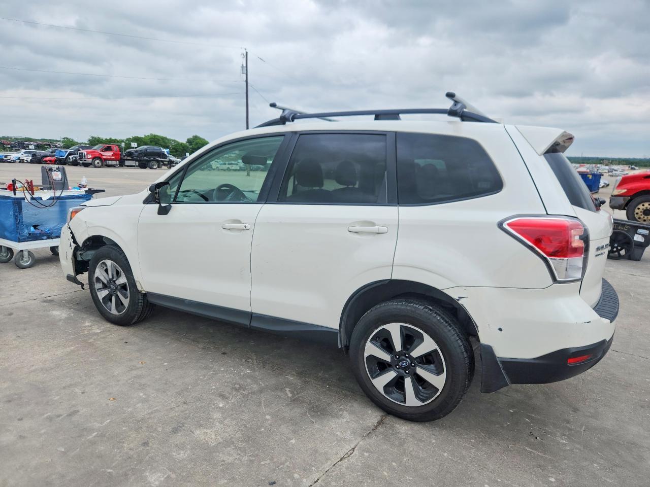2017 SUBARU FORESTER