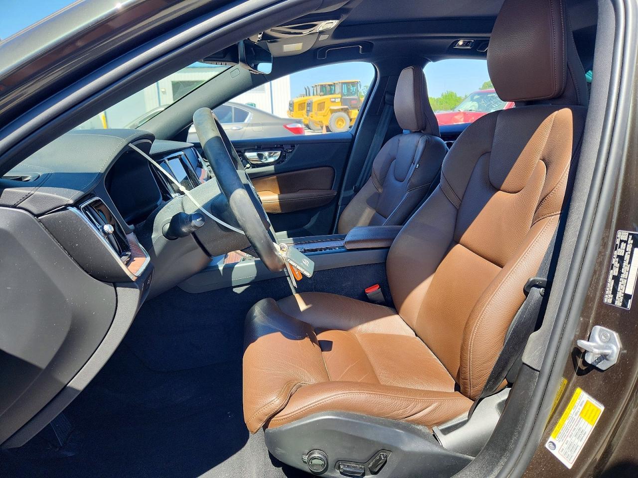 2022 VOLVO S60