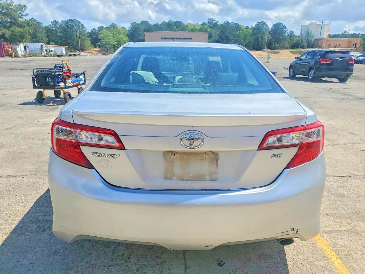 2014 TOYOTA CAMRY