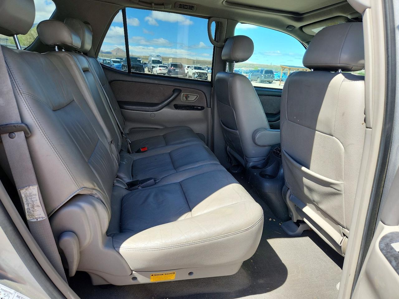 2003 TOYOTA Sequoia