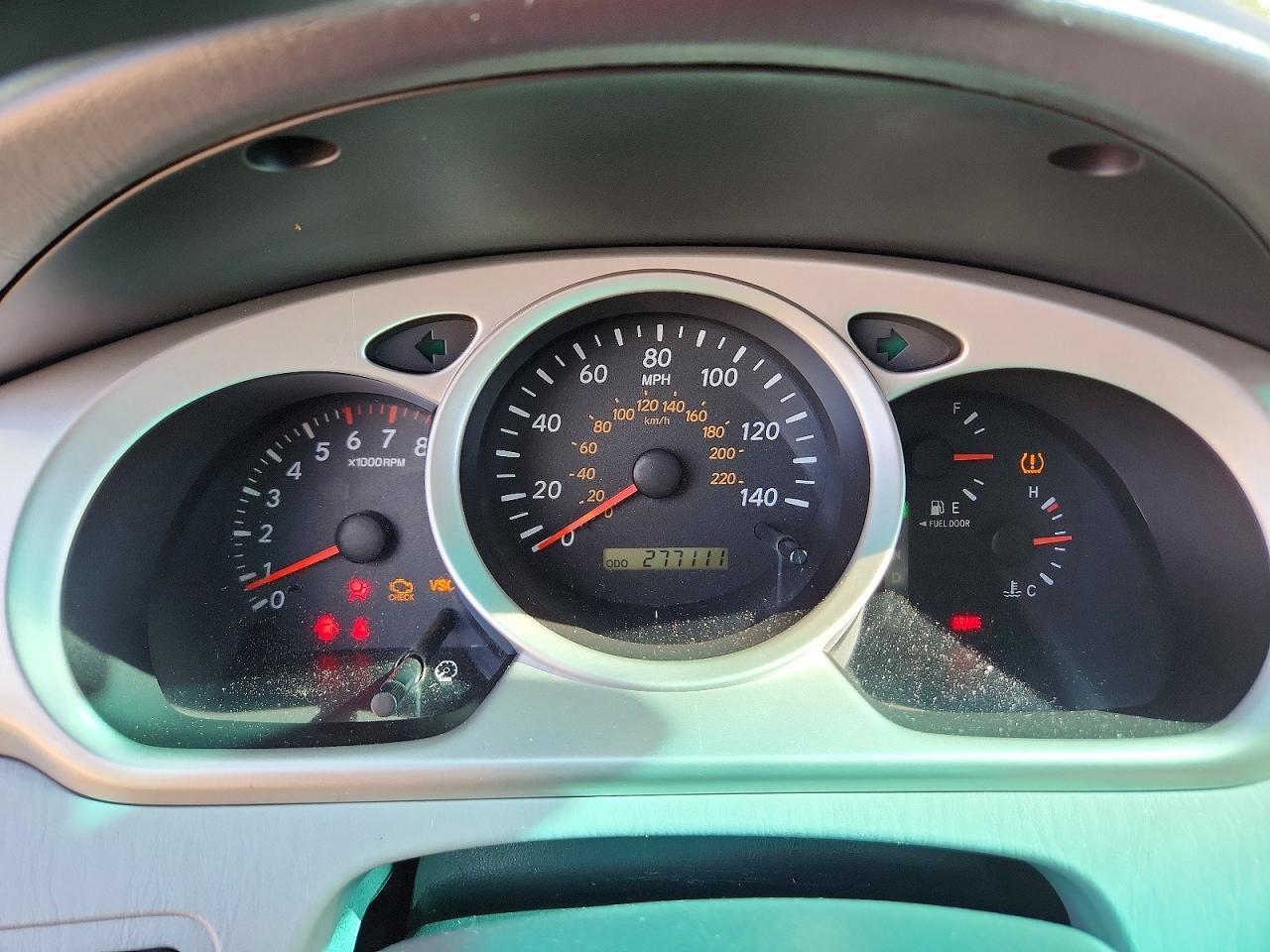 2004 TOYOTA HIGHLANDER