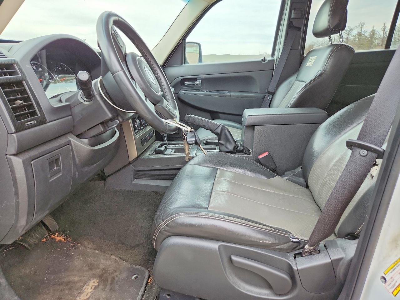2012 JEEP Liberty