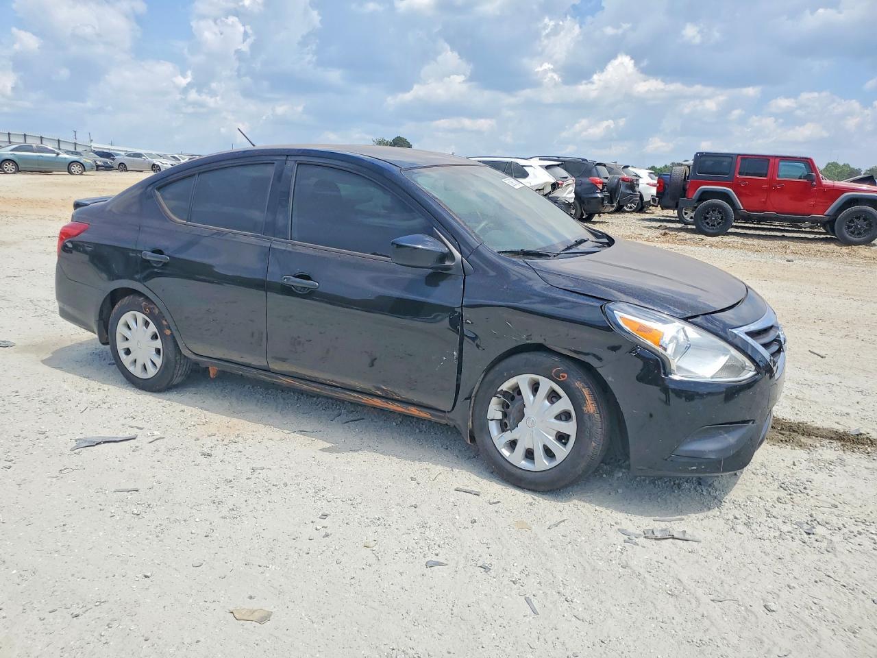 2018 NISSAN VERSA