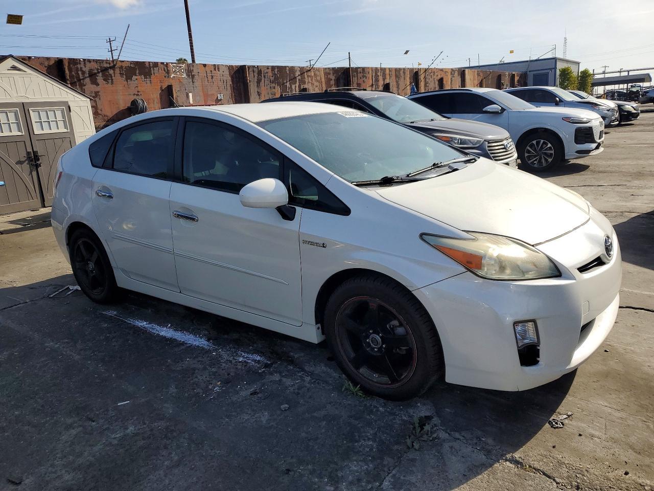 2011 TOYOTA PRIUS
