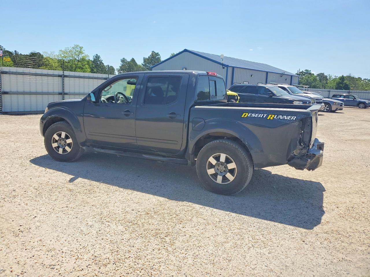 2015 NISSAN Frontier
