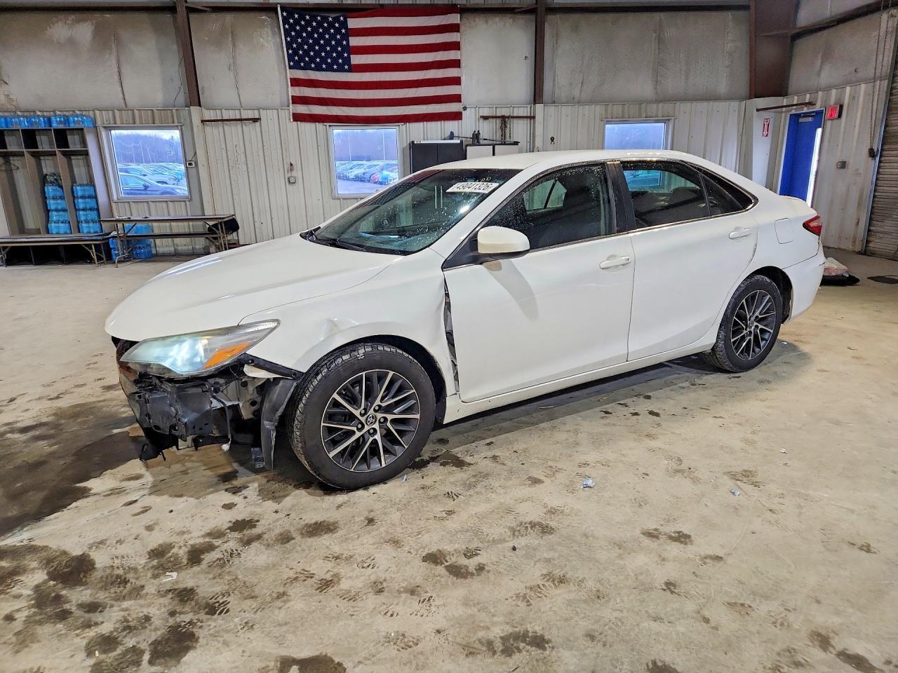 2015 TOYOTA CAMRY