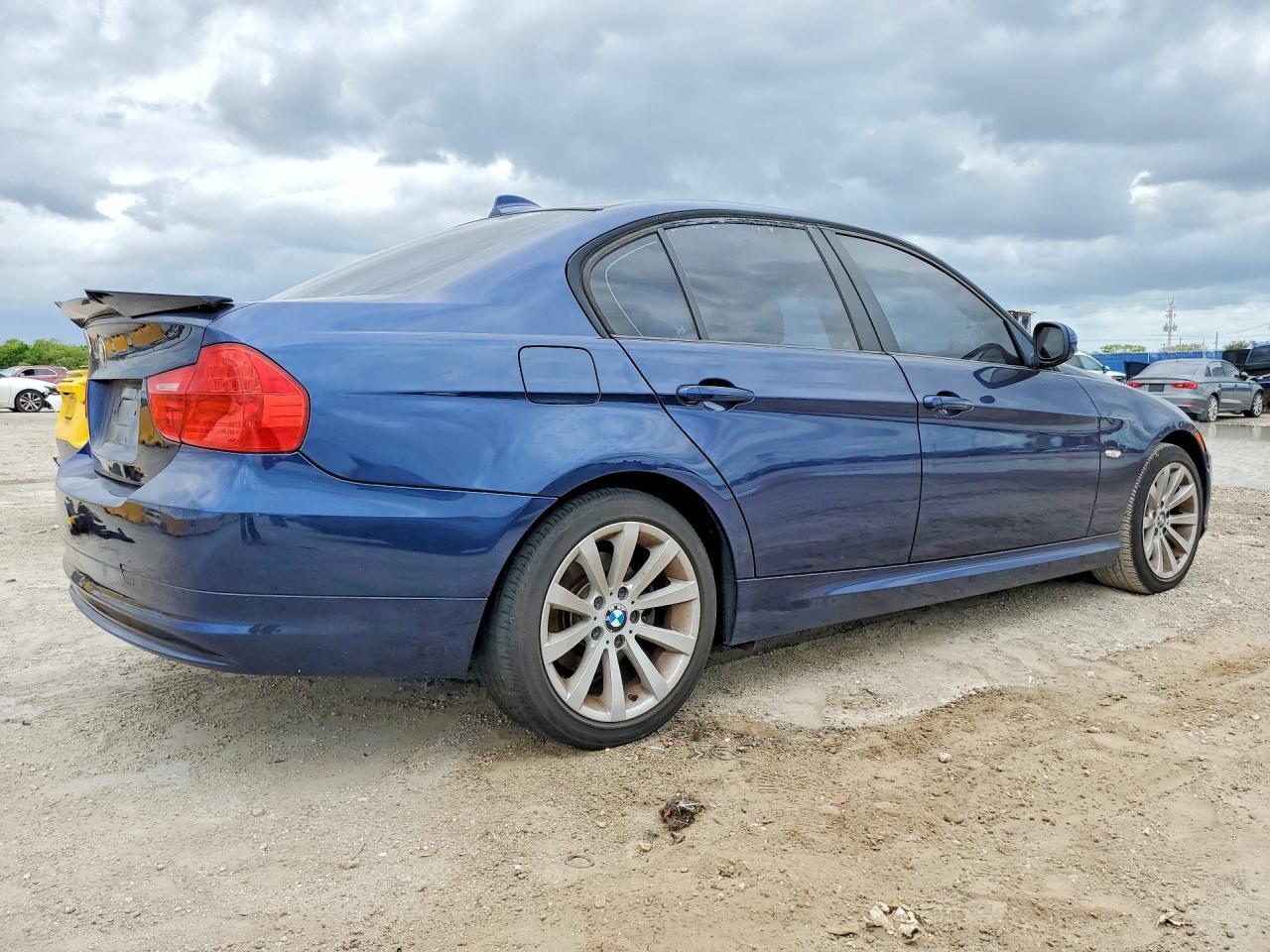 2011 BMW 3 SERIES