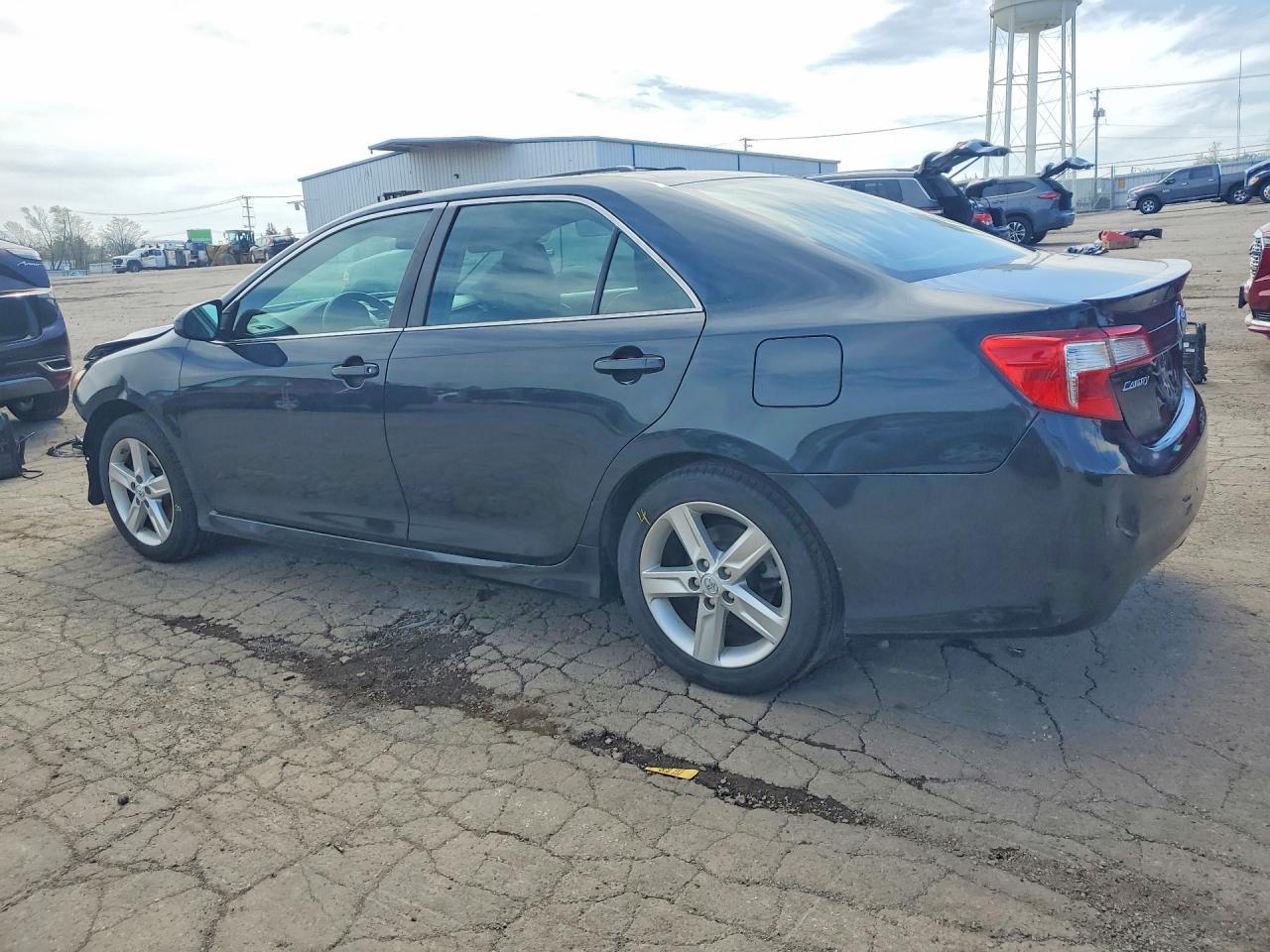 2013 TOYOTA CAMRY