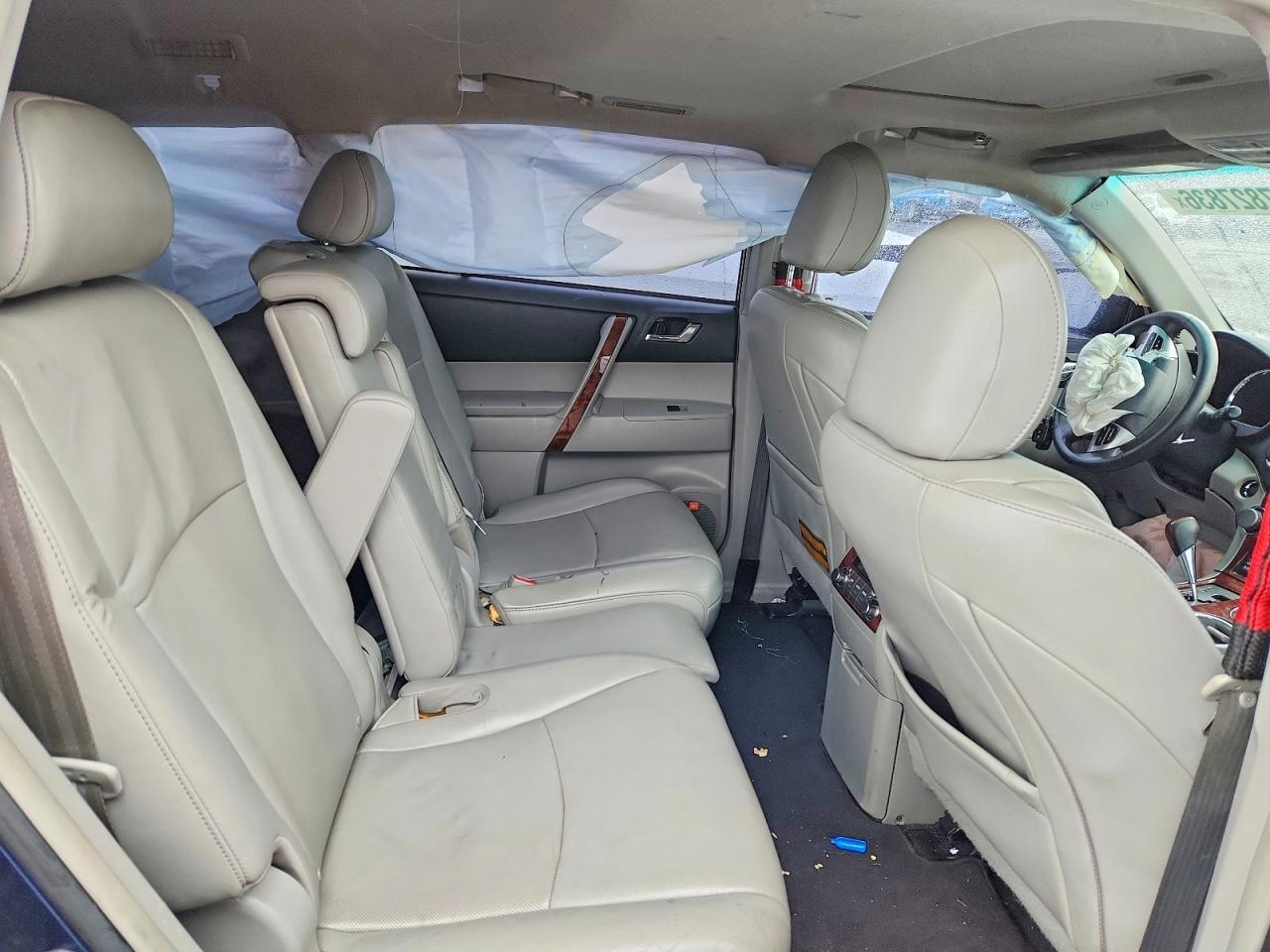 2013 TOYOTA HIGHLANDER