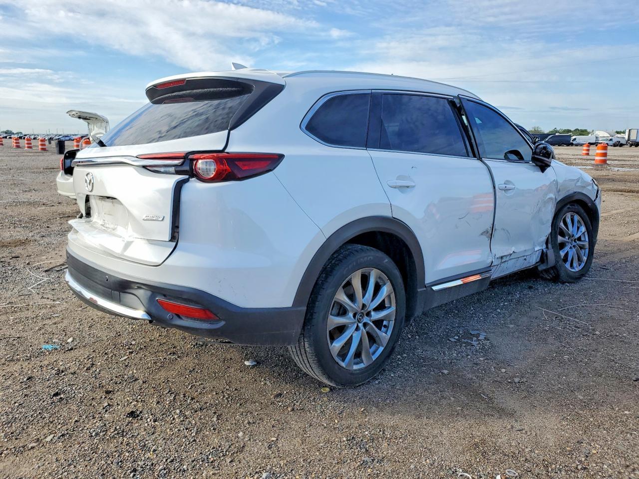 2016 MAZDA CX-9