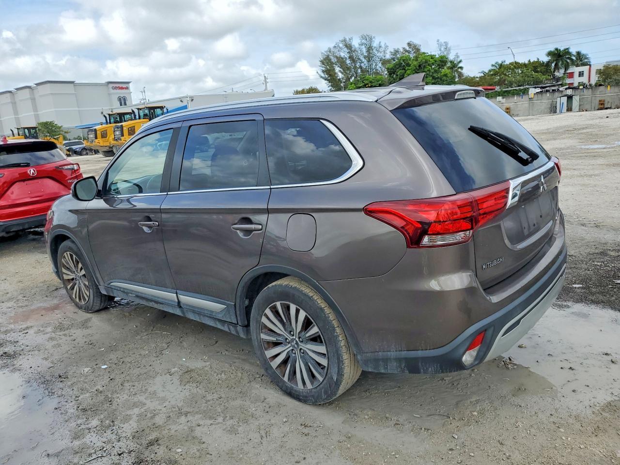 2019 MITSUBISHI outlander