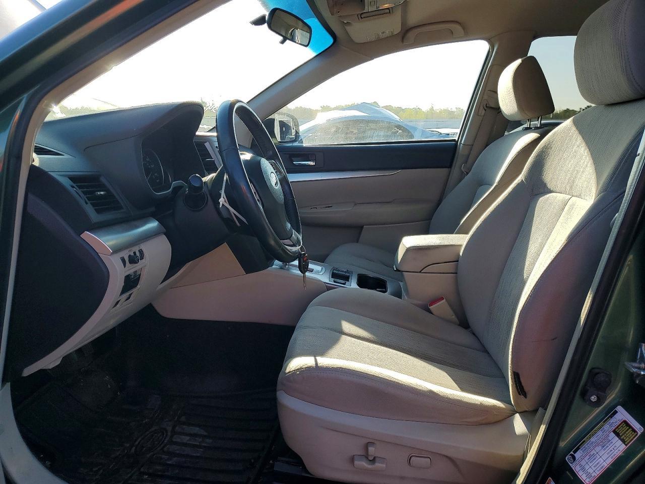 2013 SUBARU Outback