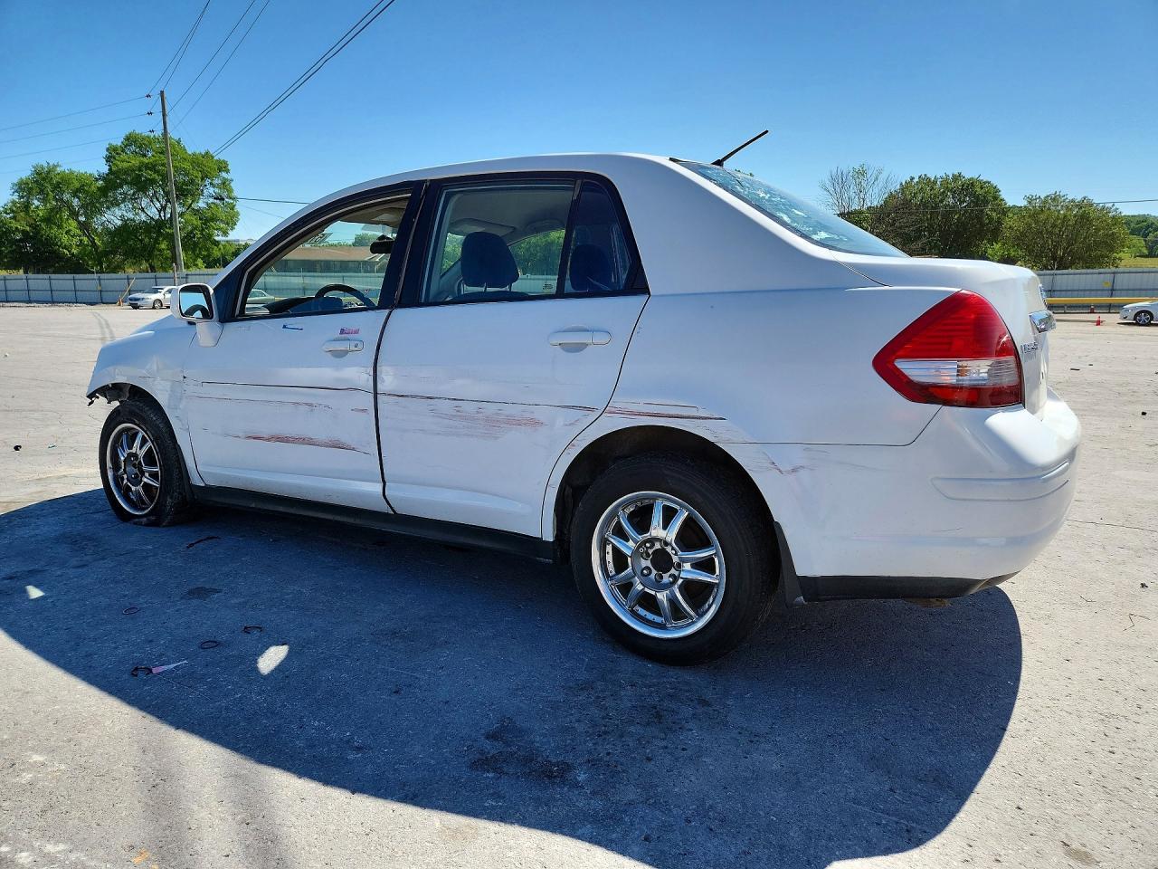2011 NISSAN VERSA