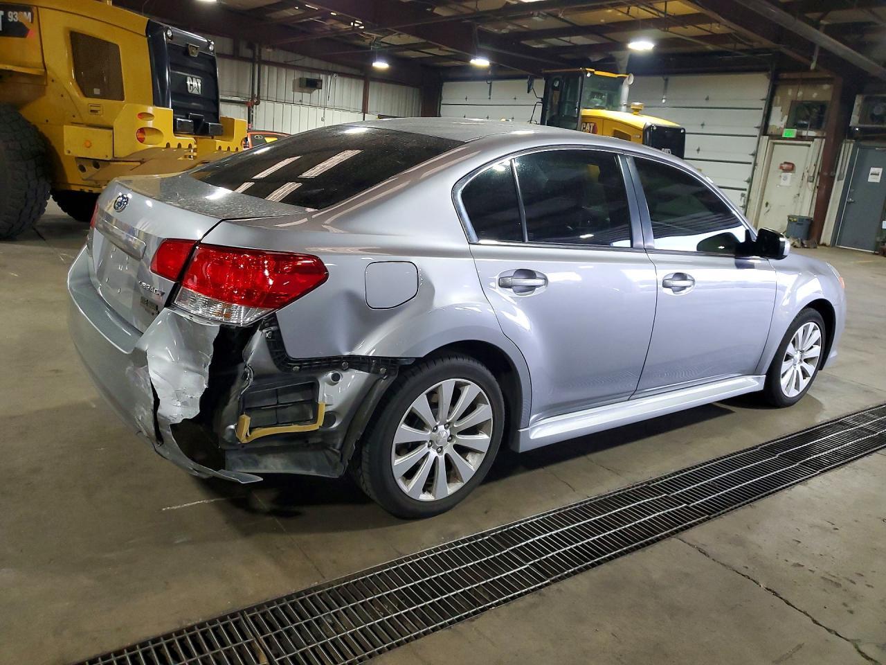 2010 SUBARU Legacy