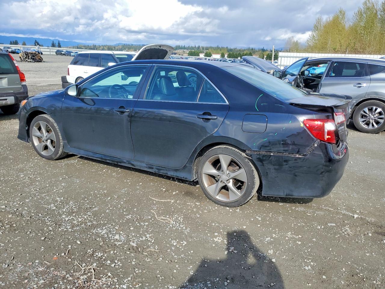 2014 TOYOTA CAMRY