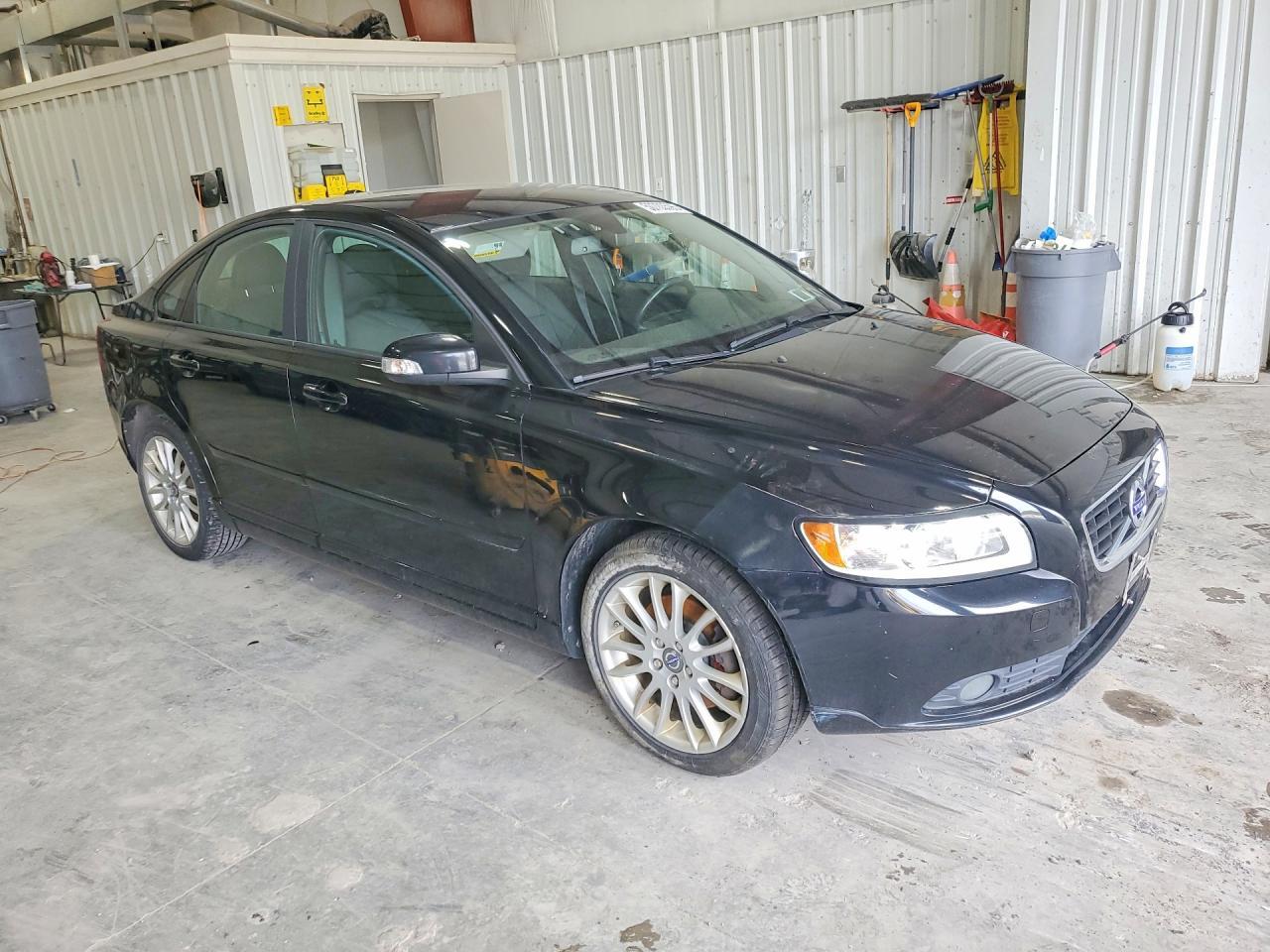 2011 VOLVO S40