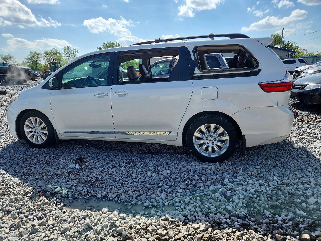 2015 TOYOTA SIENNA