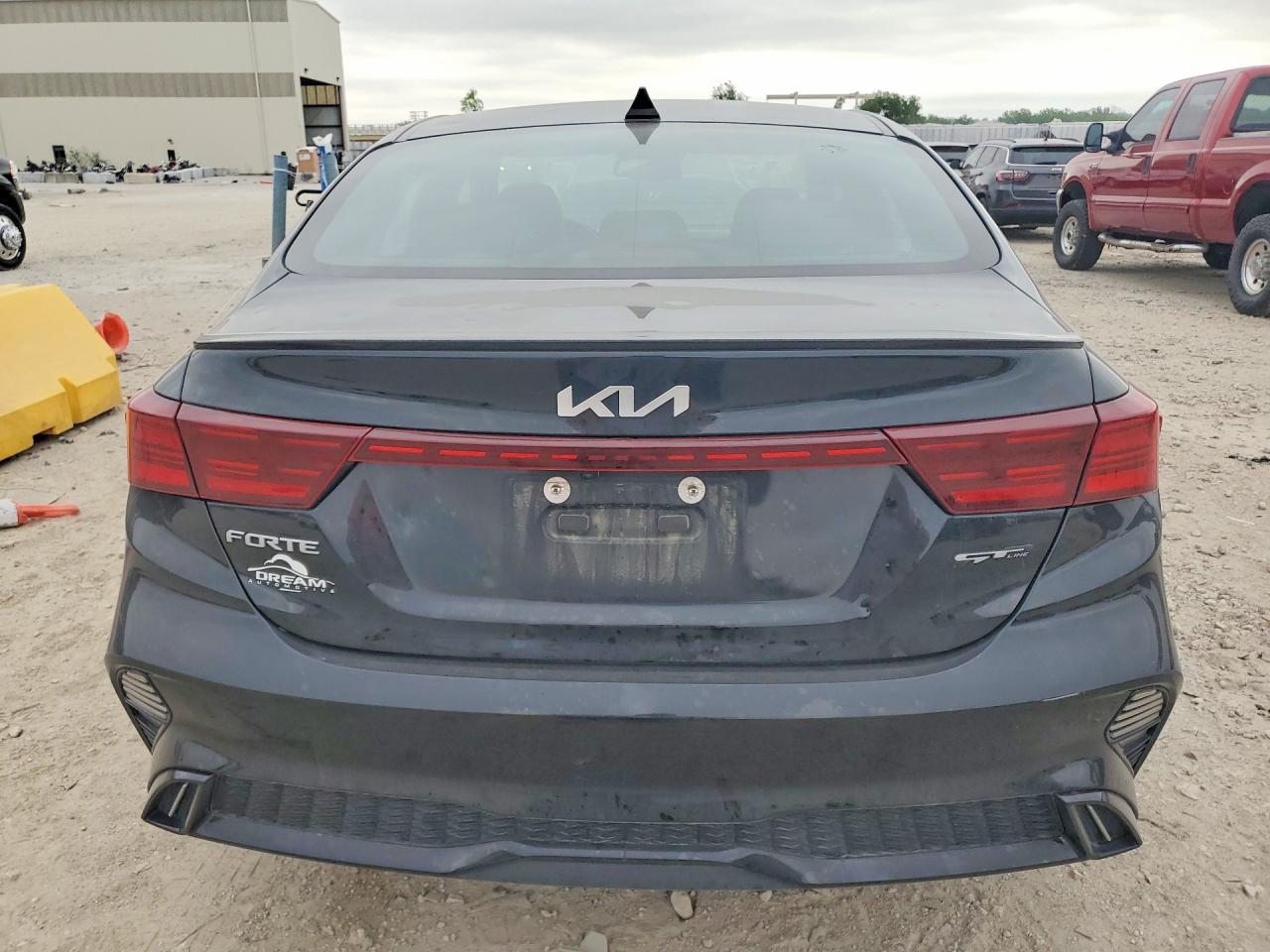 2023 KIA FORTE