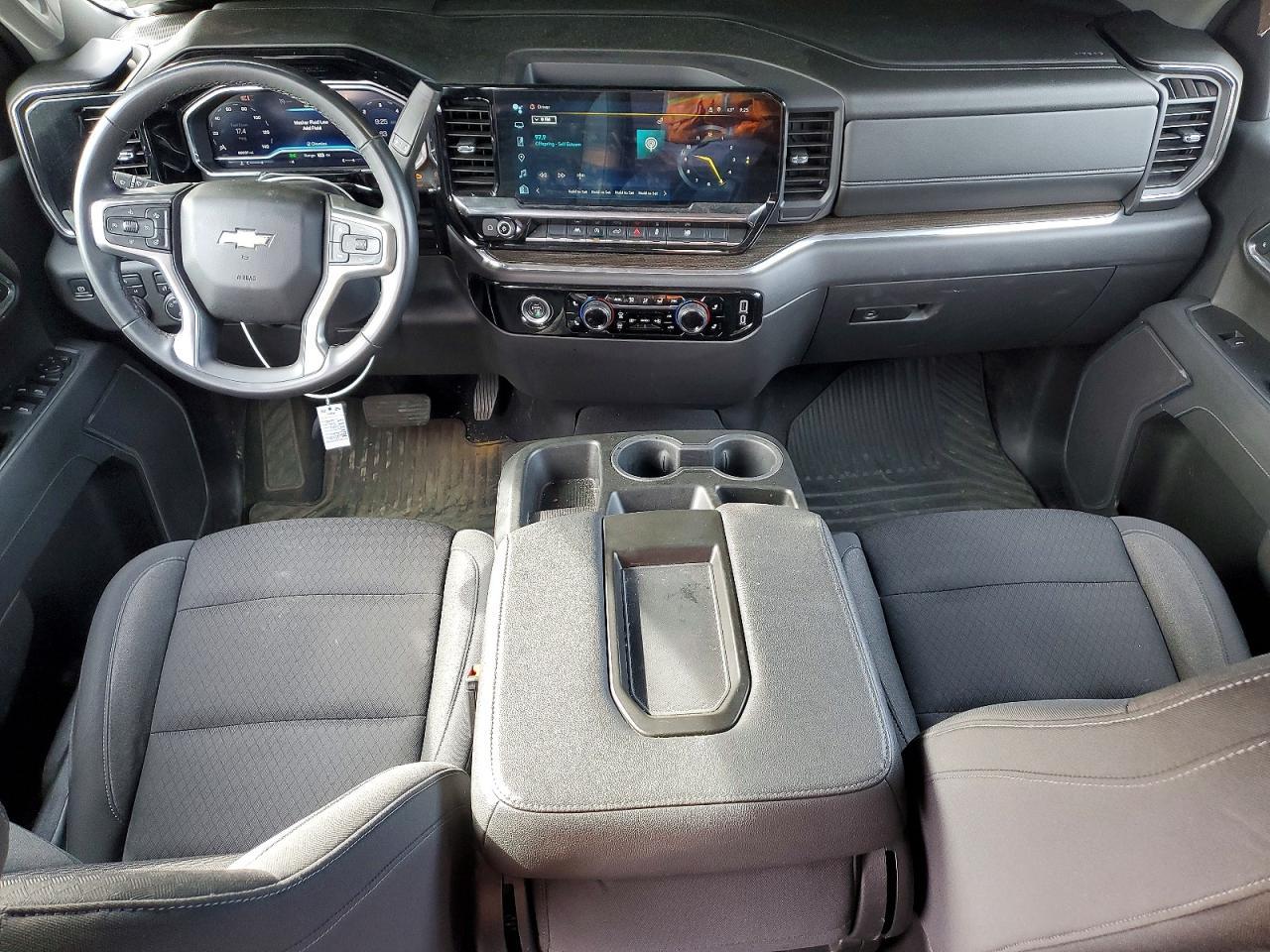2024 CHEVROLET Silverado