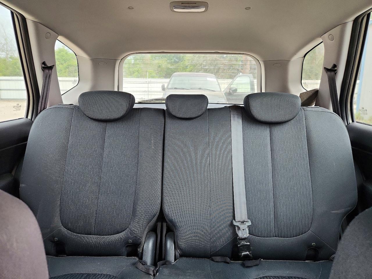 2009 KIA RONDO