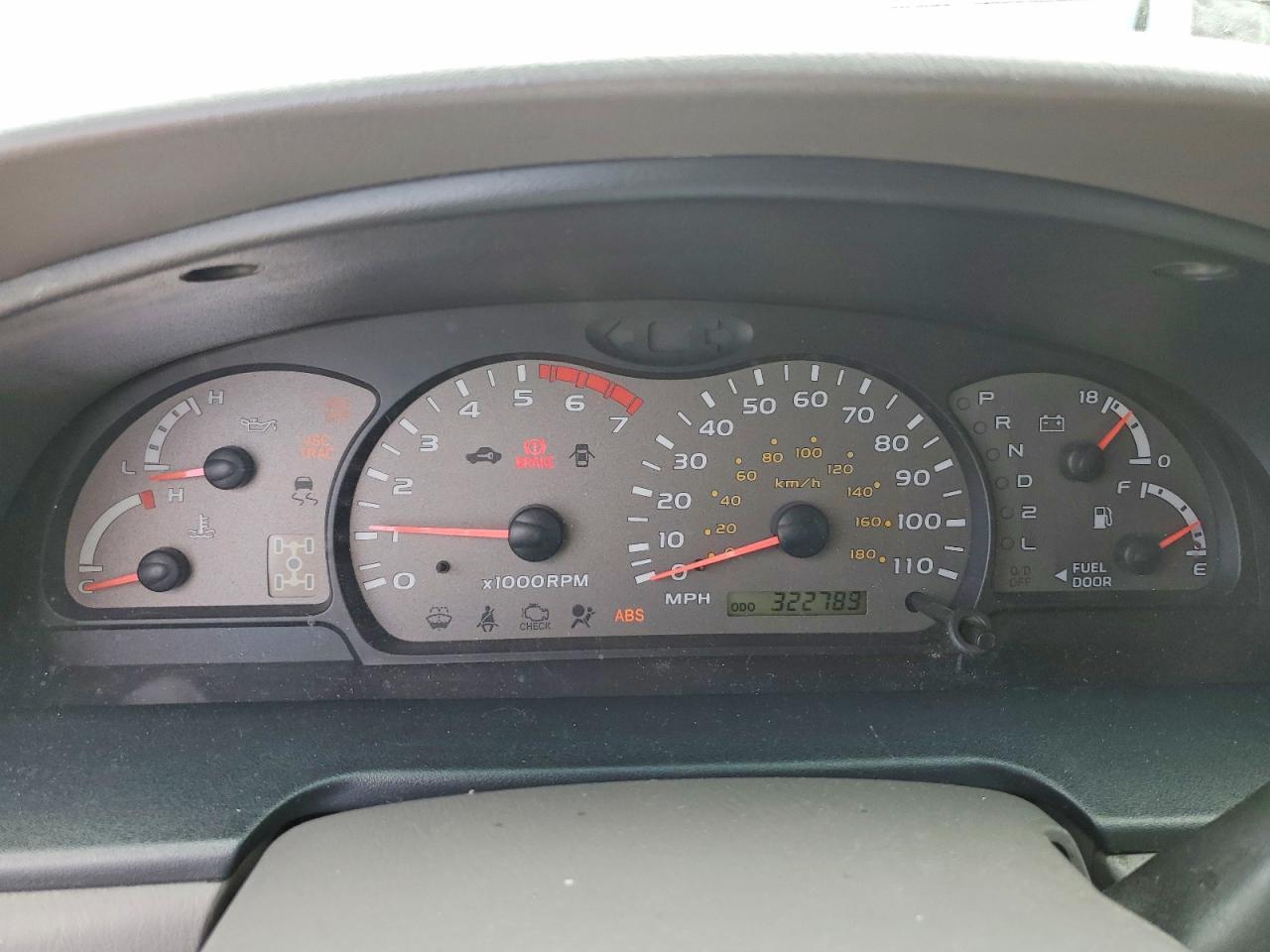 2002 TOYOTA Sequoia