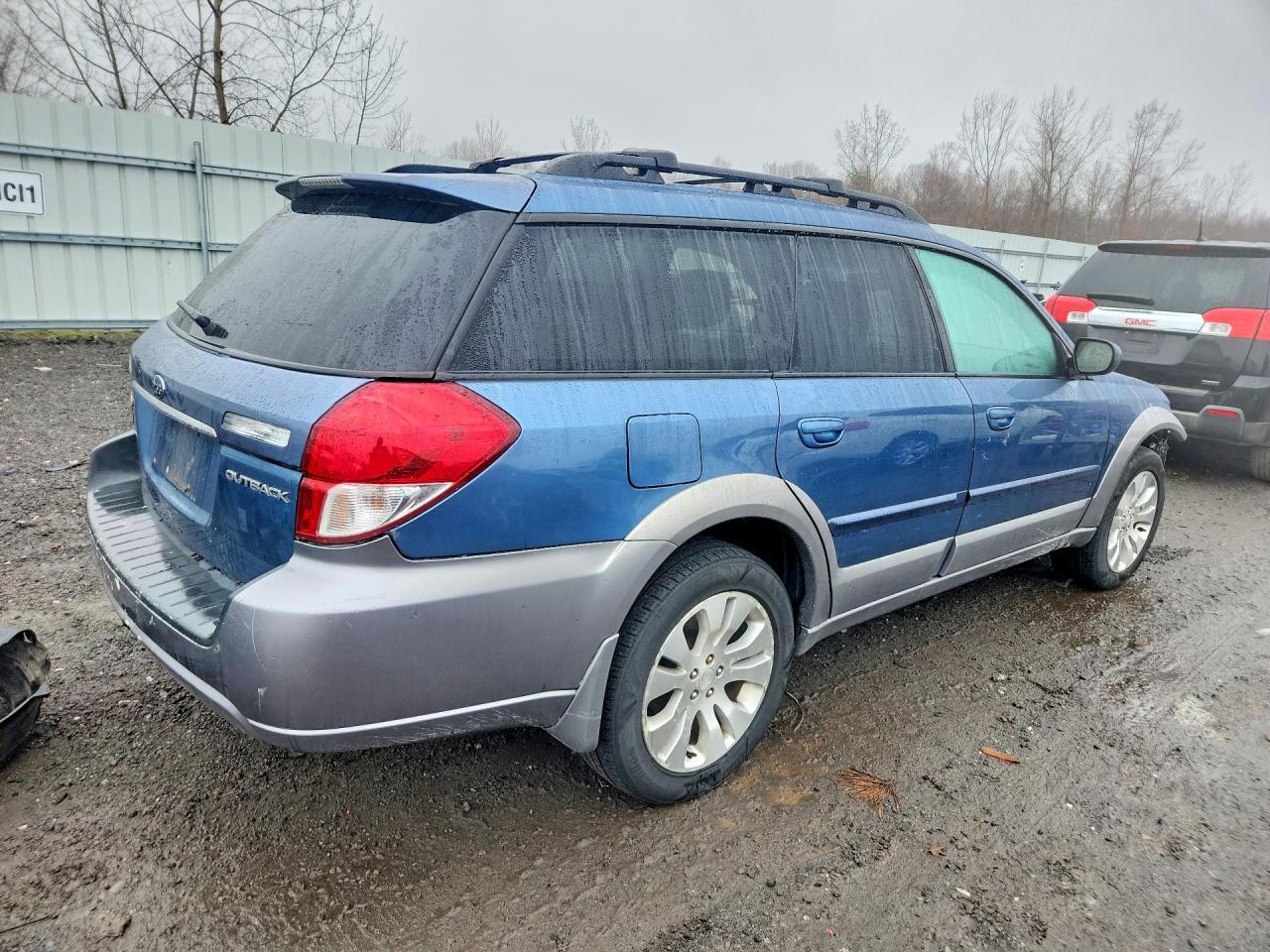 2009 SUBARU Outback