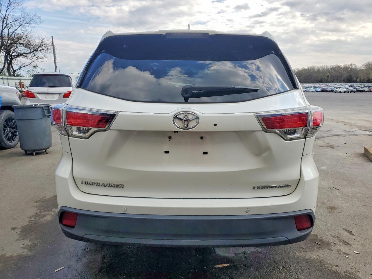 2015 TOYOTA HIGHLANDER