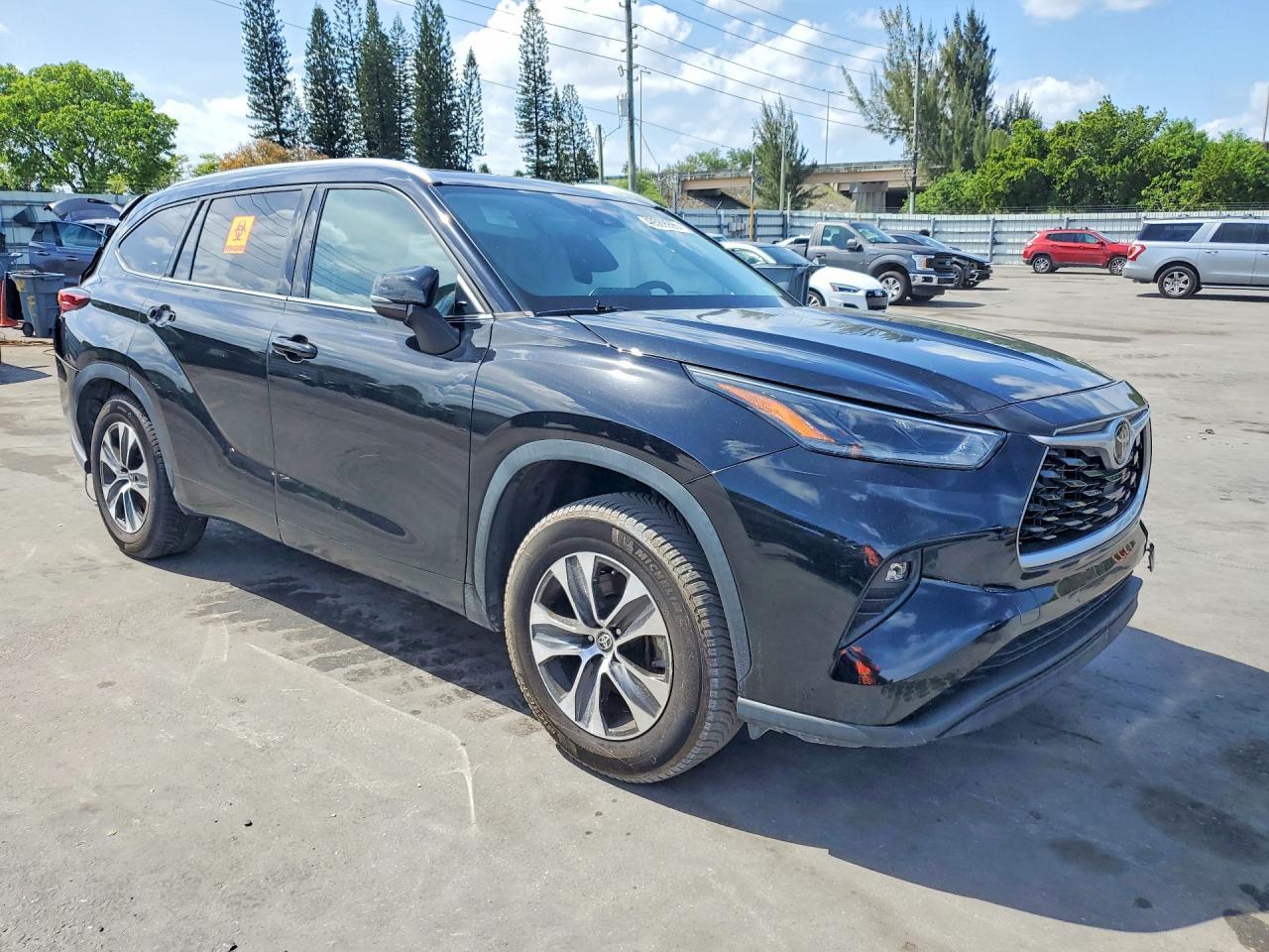 2021 TOYOTA HIGHLANDER