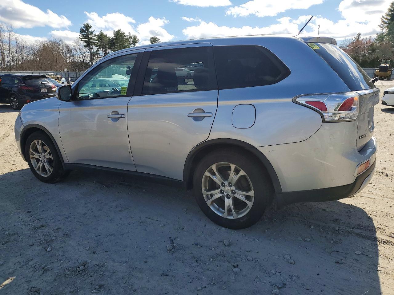 2015 MITSUBISHI outlander