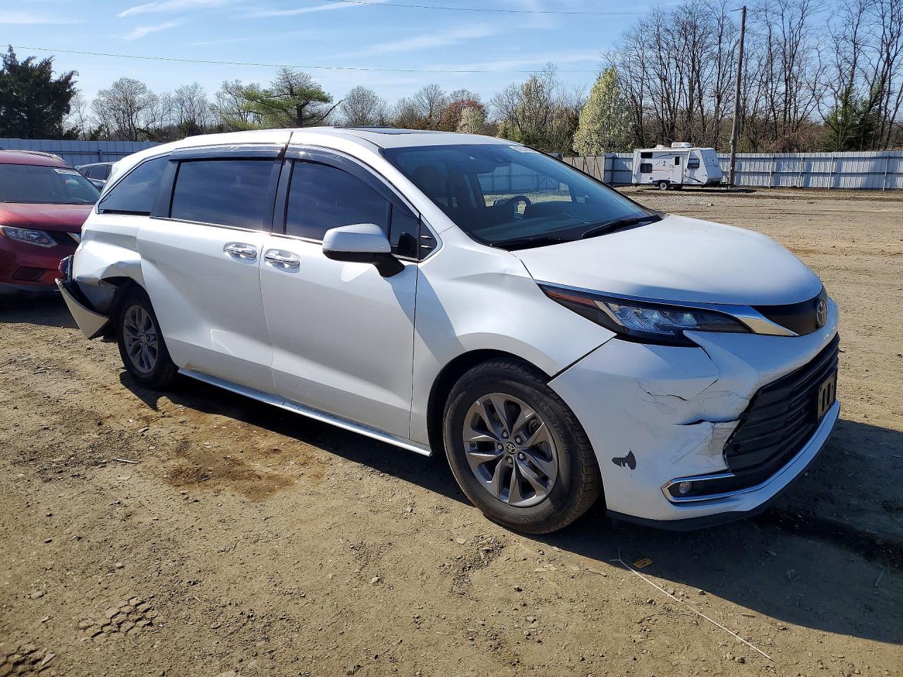 2022 TOYOTA SIENNA