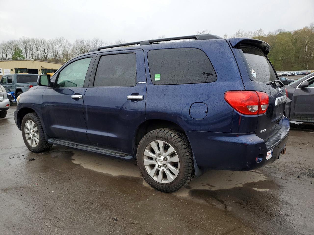 2010 TOYOTA Sequoia