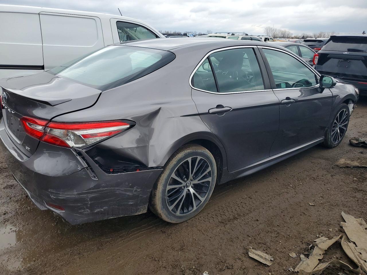 2018 TOYOTA CAMRY