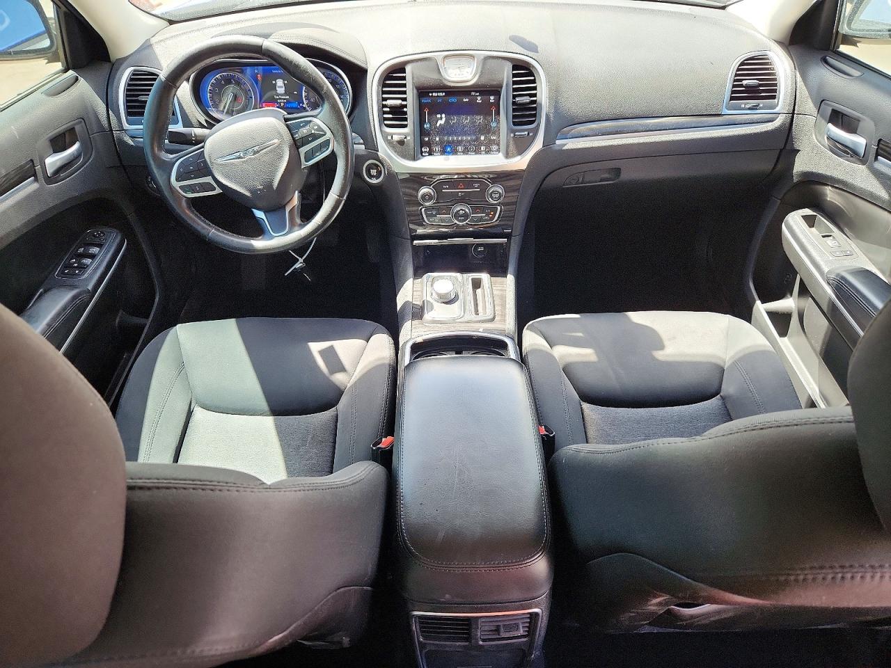 2019 CHRYSLER 300