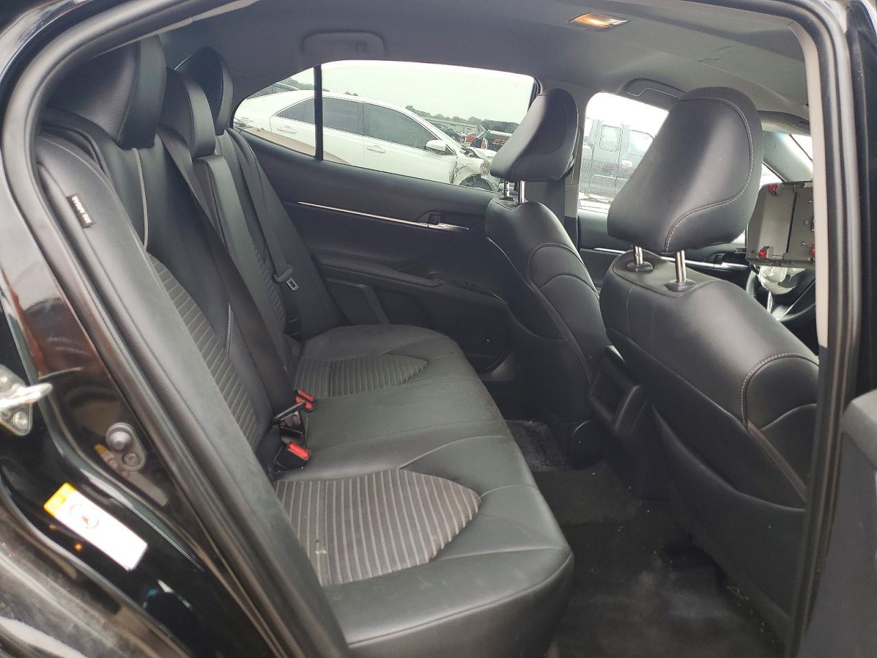 2018 TOYOTA CAMRY