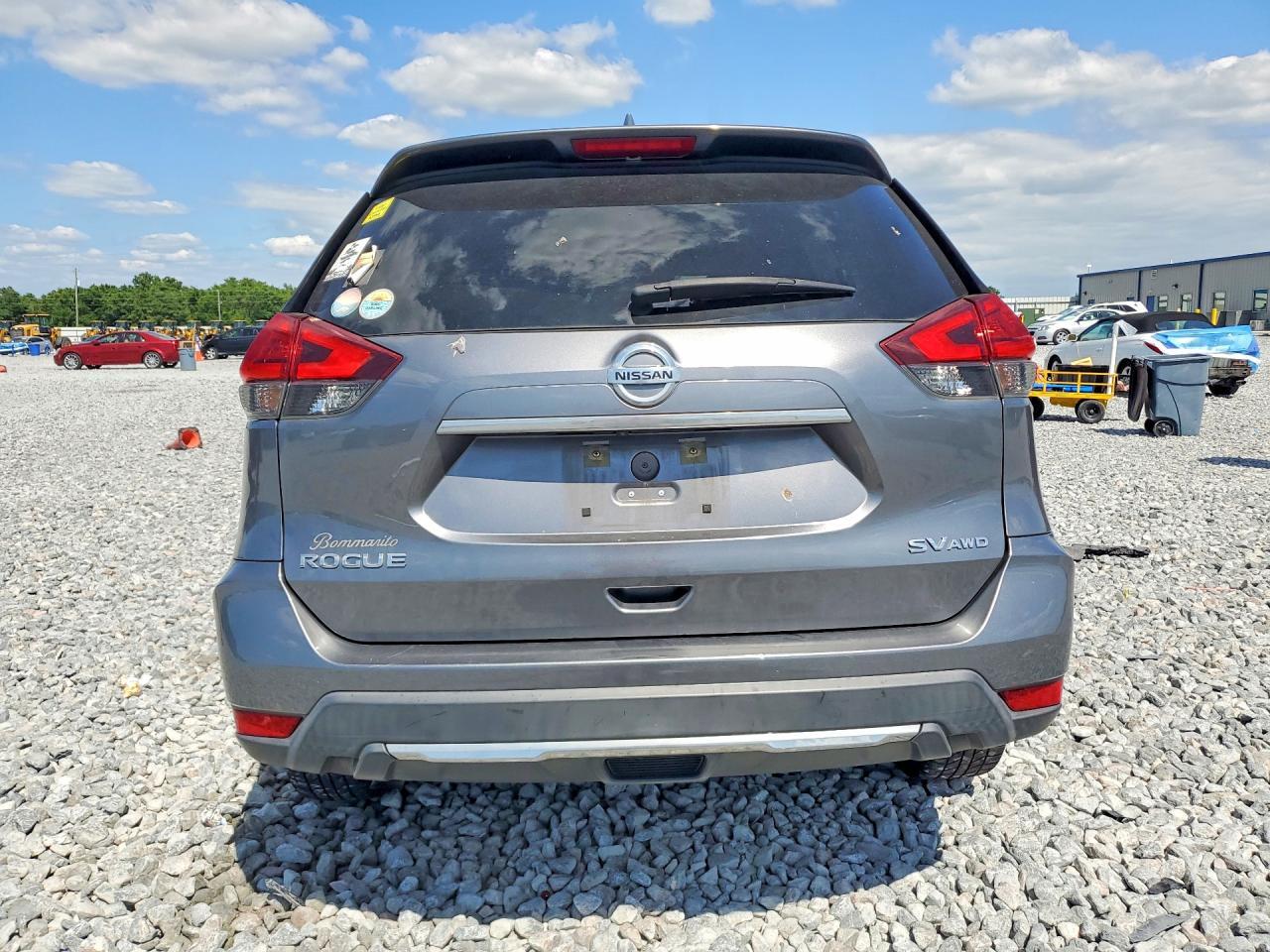 2017 NISSAN ROGUE
